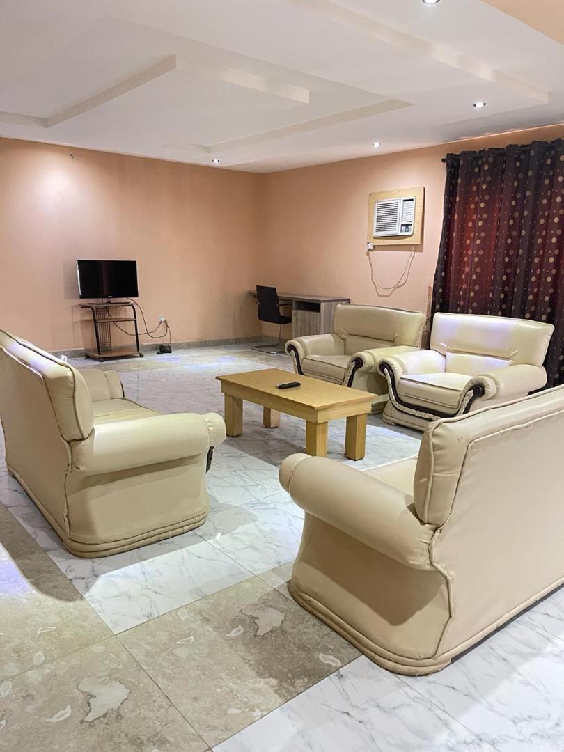 Citilodge Hotel & Conference Centre Newly Renovated อาบูจา ภายนอก รูปภาพ