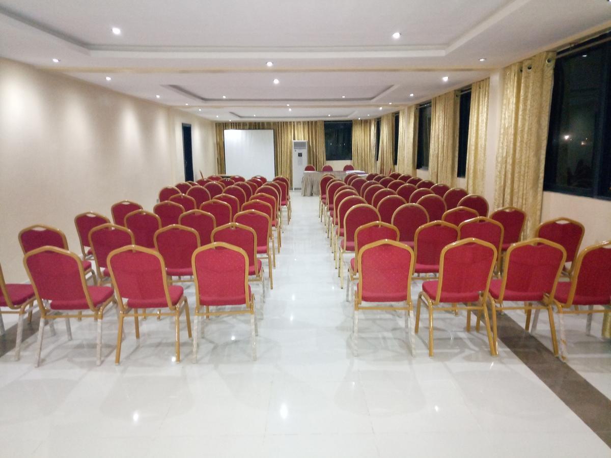 Citilodge Hotel & Conference Centre Newly Renovated อาบูจา ภายนอก รูปภาพ