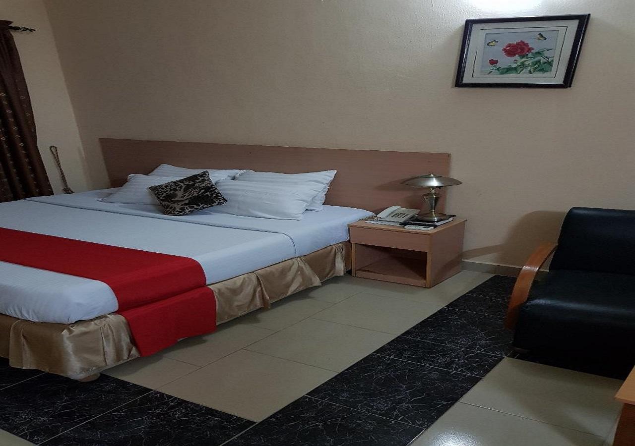 Citilodge Hotel & Conference Centre Newly Renovated อาบูจา ภายนอก รูปภาพ