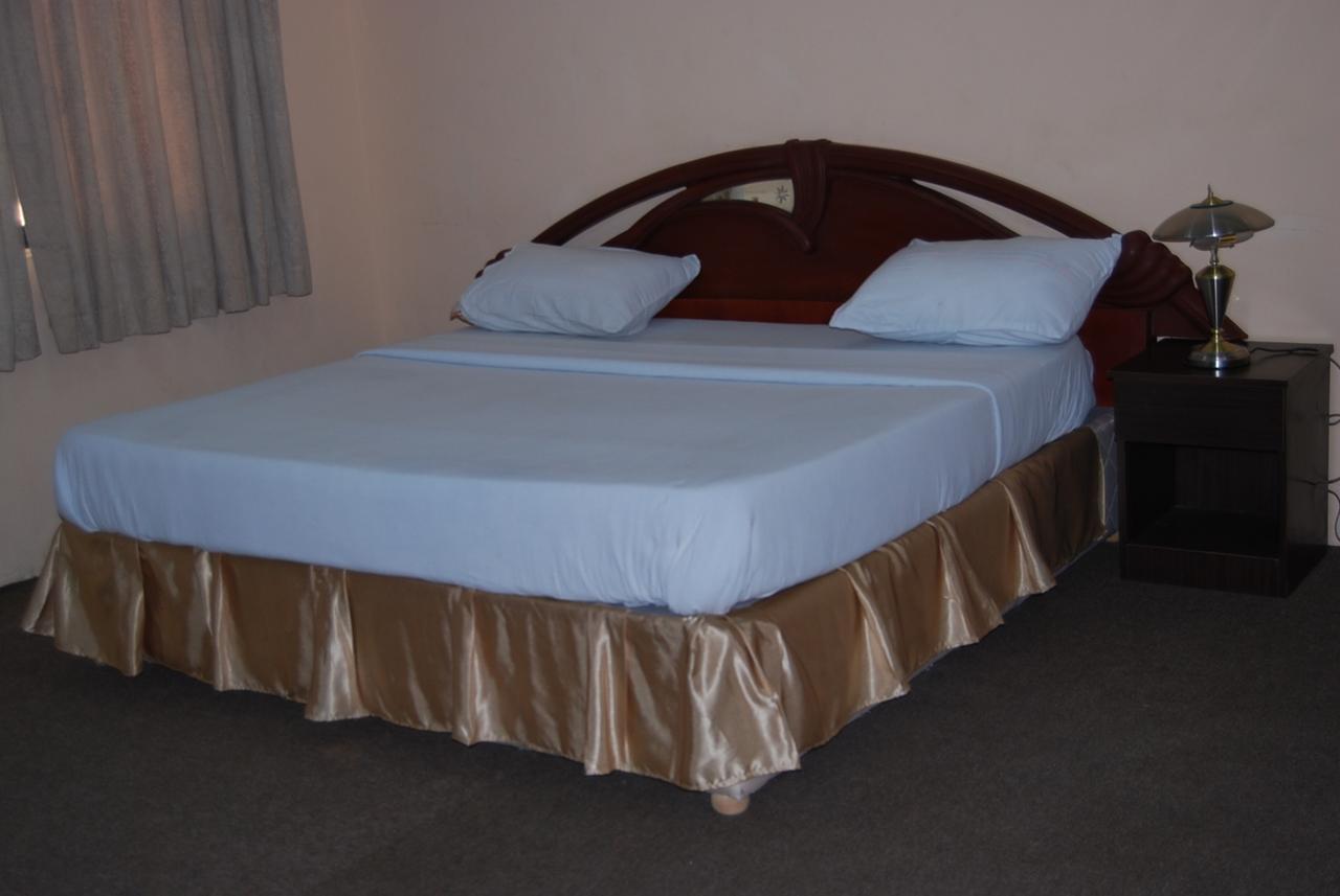 Citilodge Hotel & Conference Centre Newly Renovated อาบูจา ภายนอก รูปภาพ